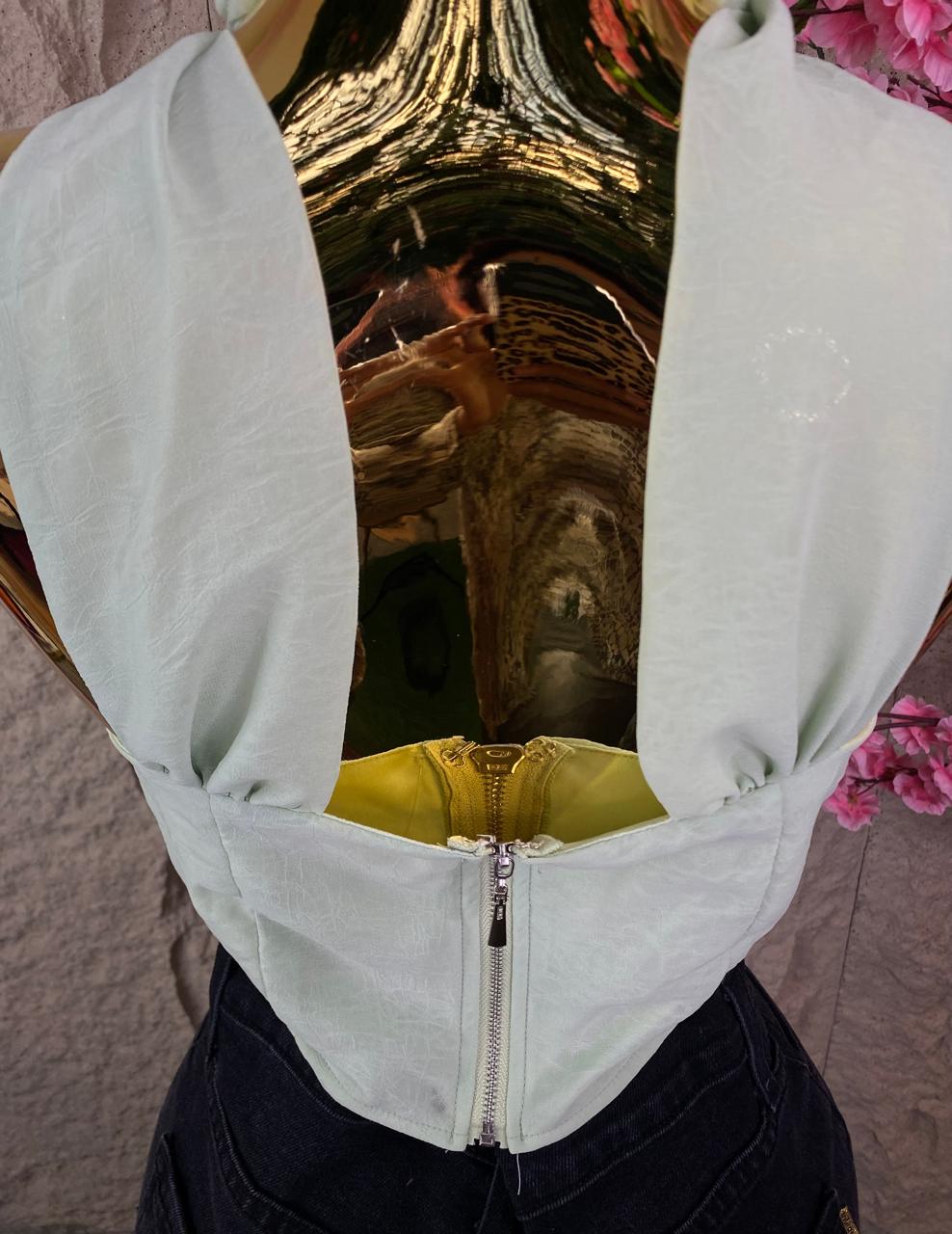 CROP TOP HOLTER CON CIERRE VERDE