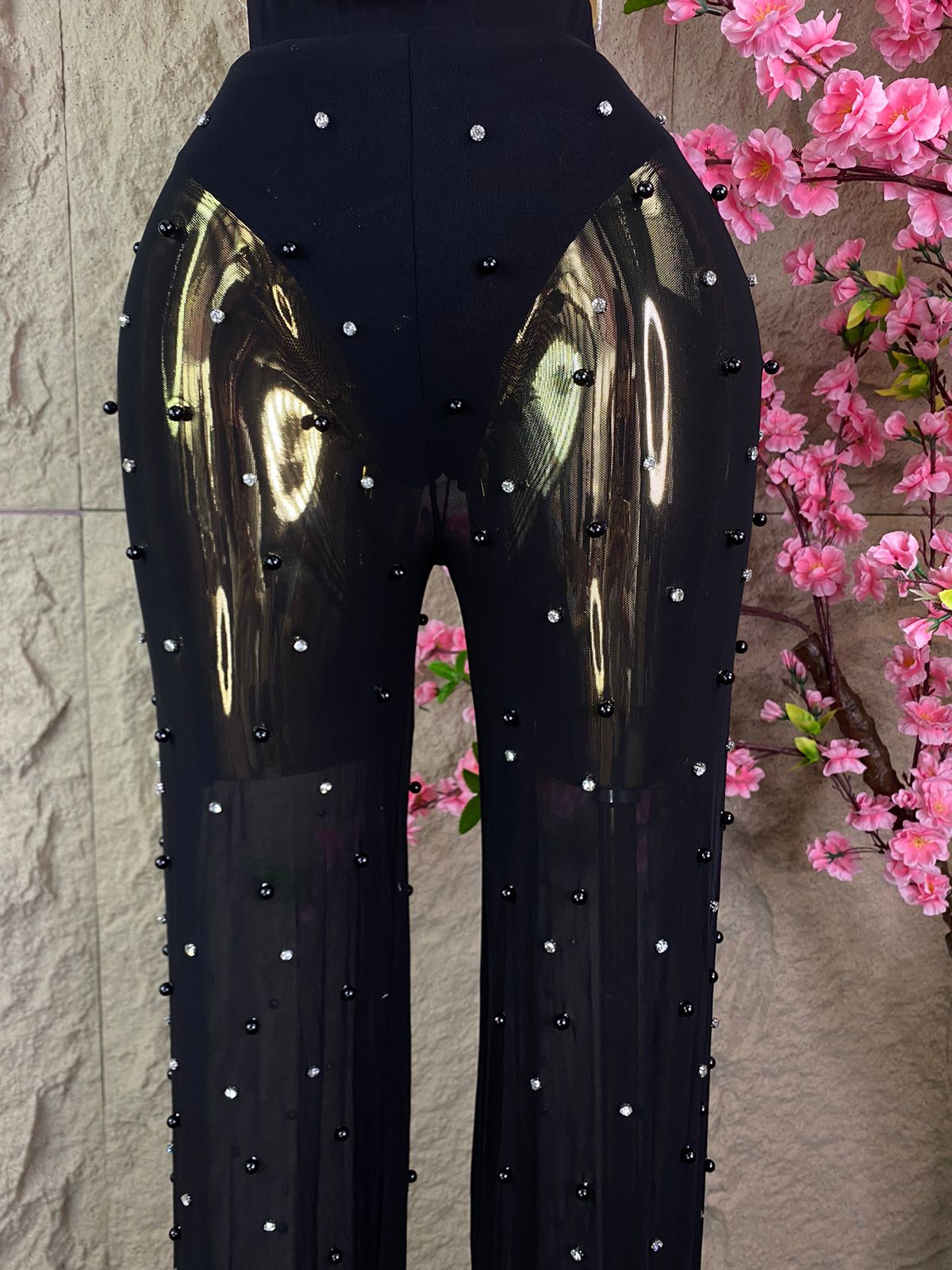CONJUNTO SACO/PANTALON BROQUELES Y PERLAS NEGRO