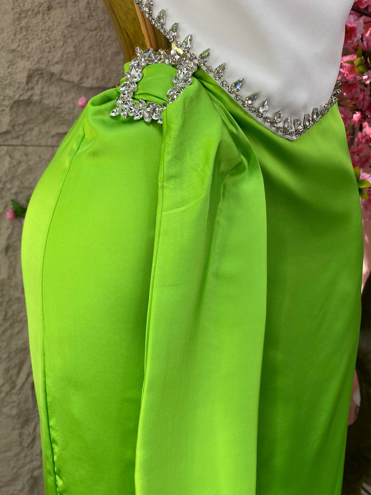 FALDA LARGA SATINADA VERDE