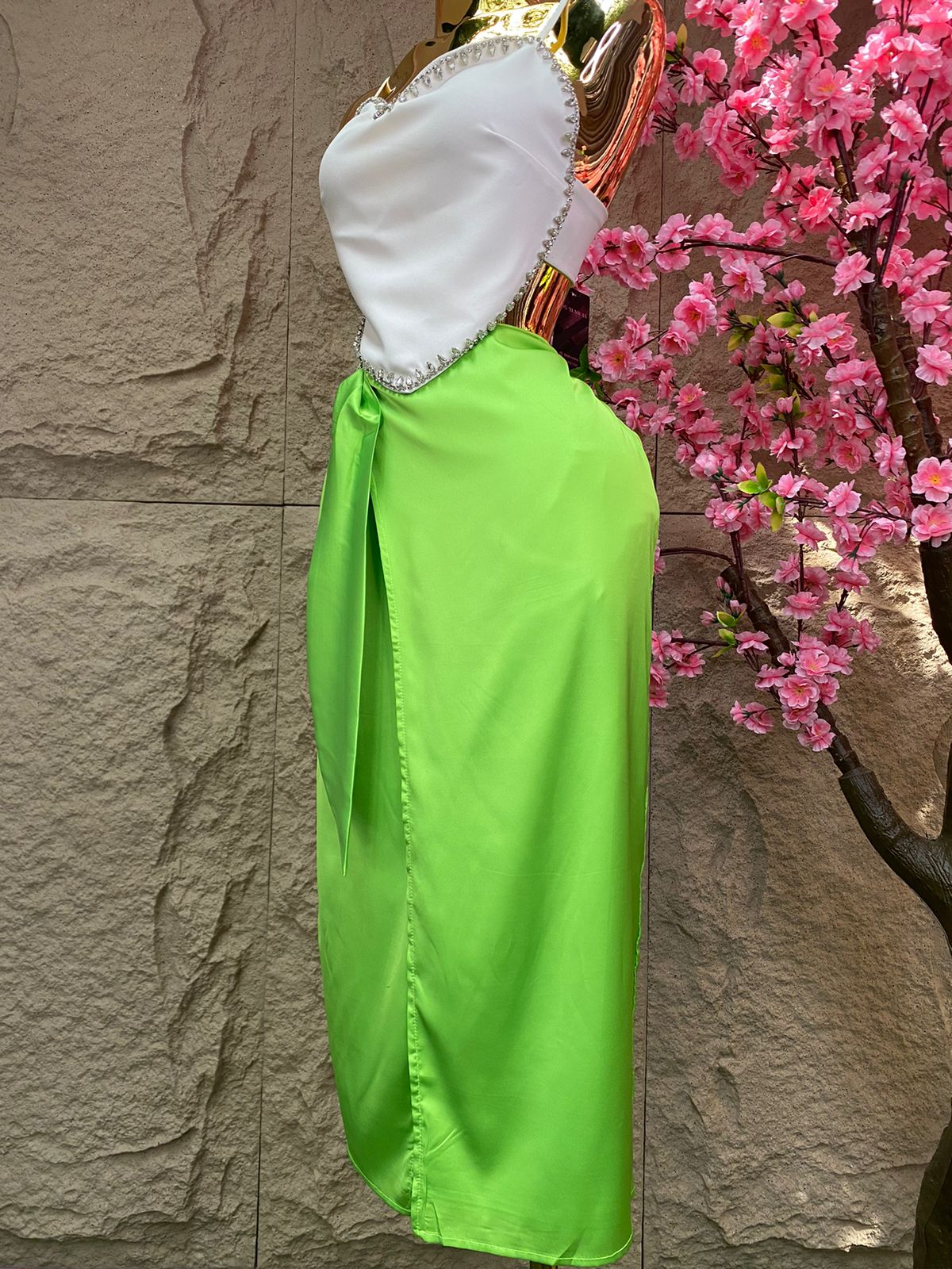 FALDA LARGA SATINADA VERDE