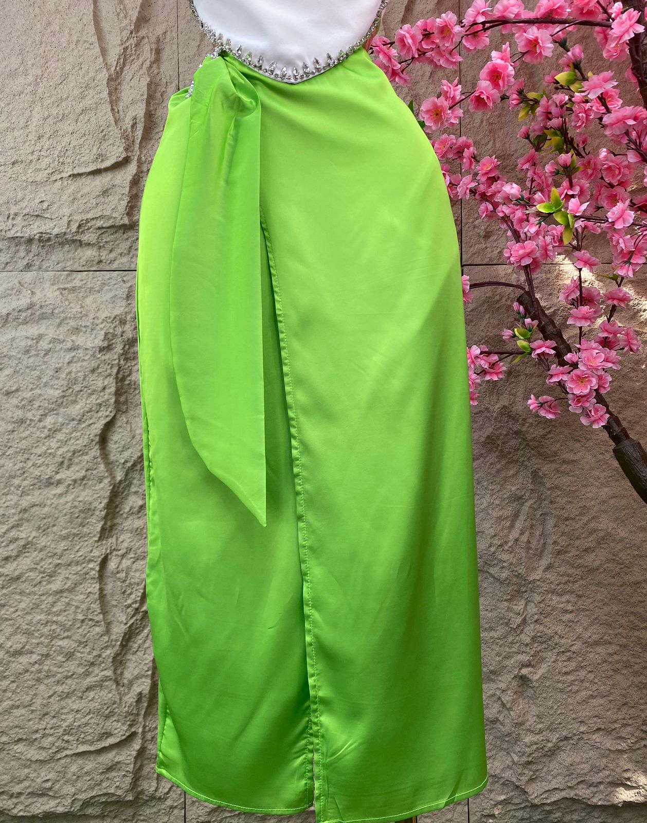 FALDA LARGA SATINADA VERDE