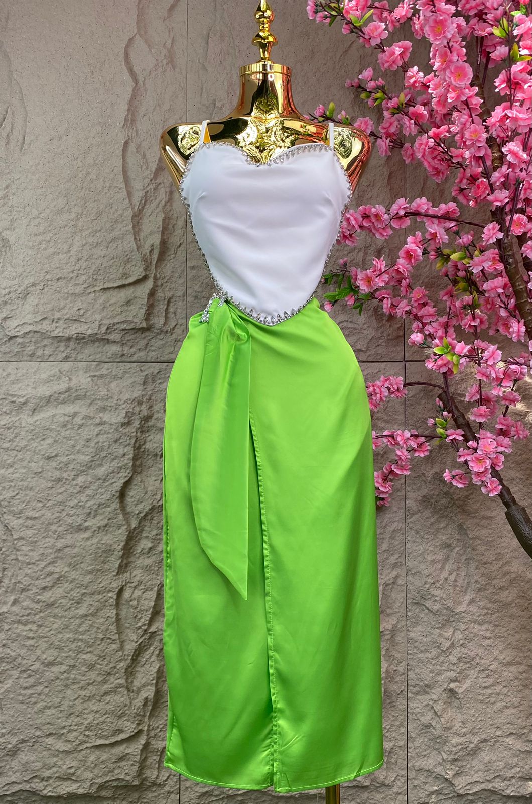 FALDA LARGA SATINADA VERDE