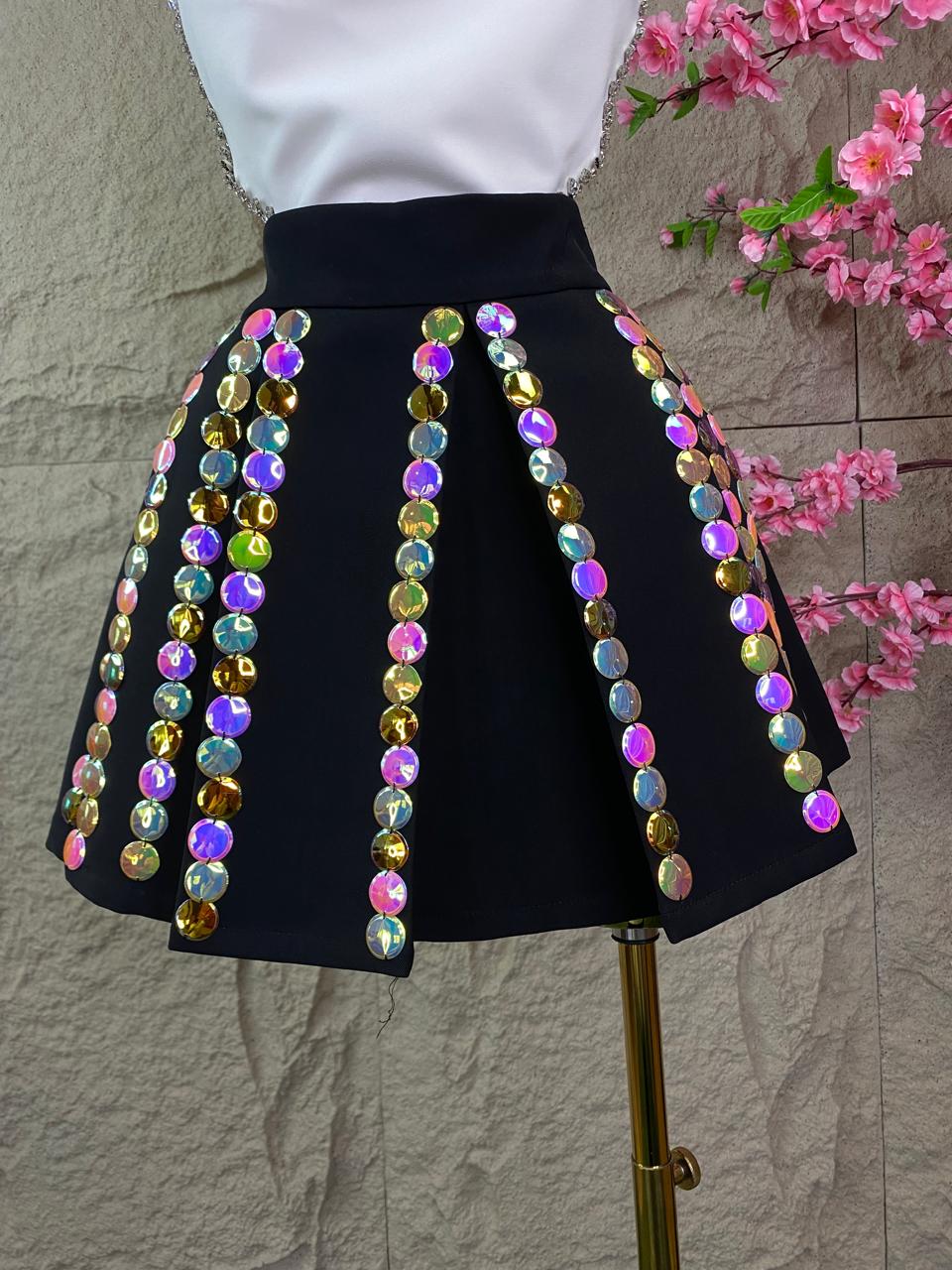 FALDA SHORT CON LENTEJUELA JUMBO NEGRO