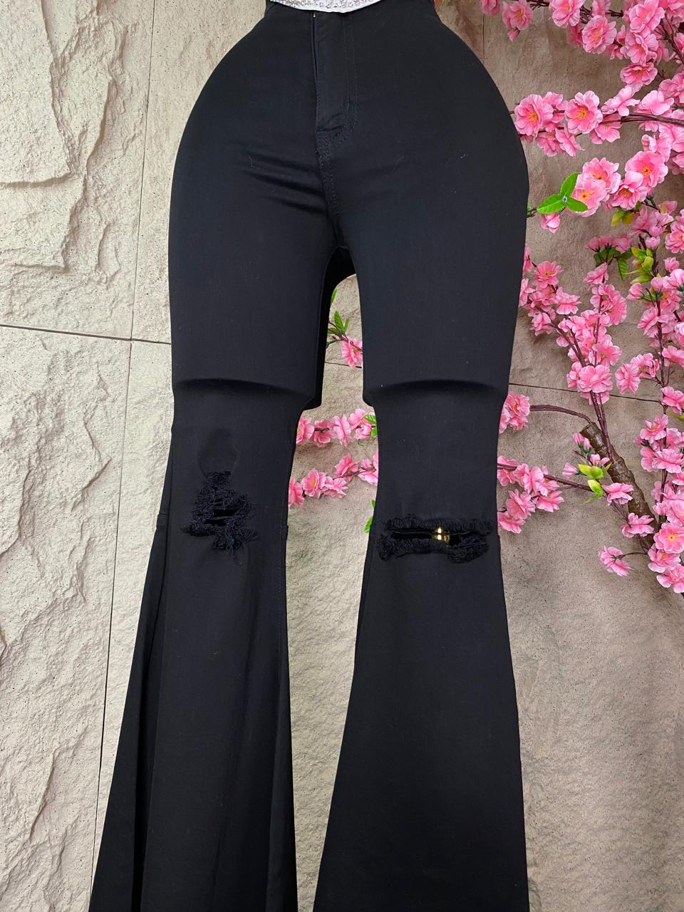 PANTALON CAMPANA DESGARRE RODILLA MEZCLILLA NEGRO