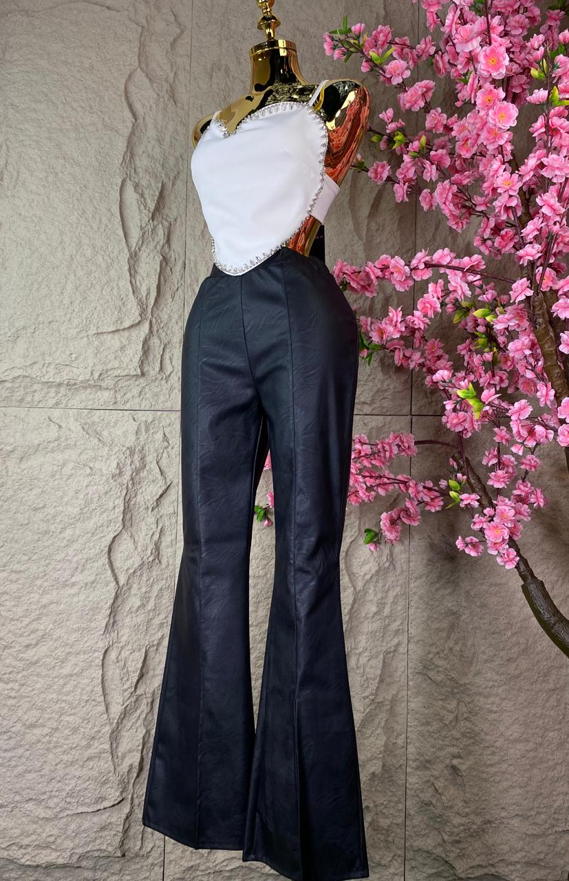 PANTALON CAMPANA BOTA VINIPIEL NEGRO