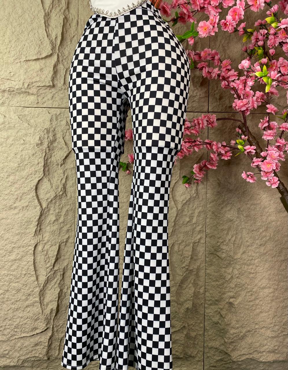 PANTALON CAMPANA A CUADROS B/N