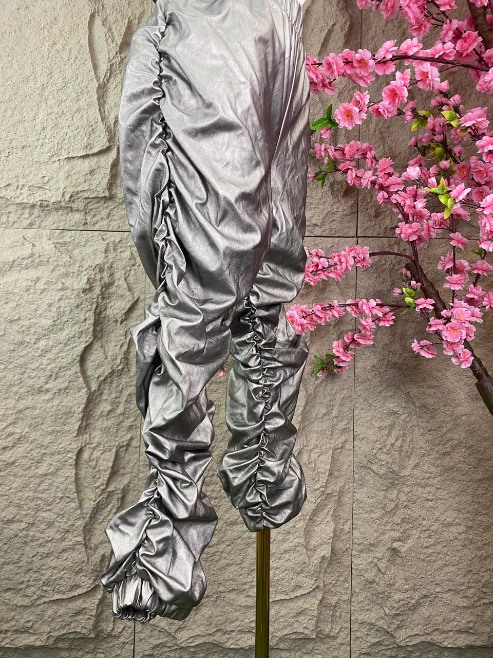 PANTALON DEPORTIVO DRAPEADO VINIPIEL GRIS