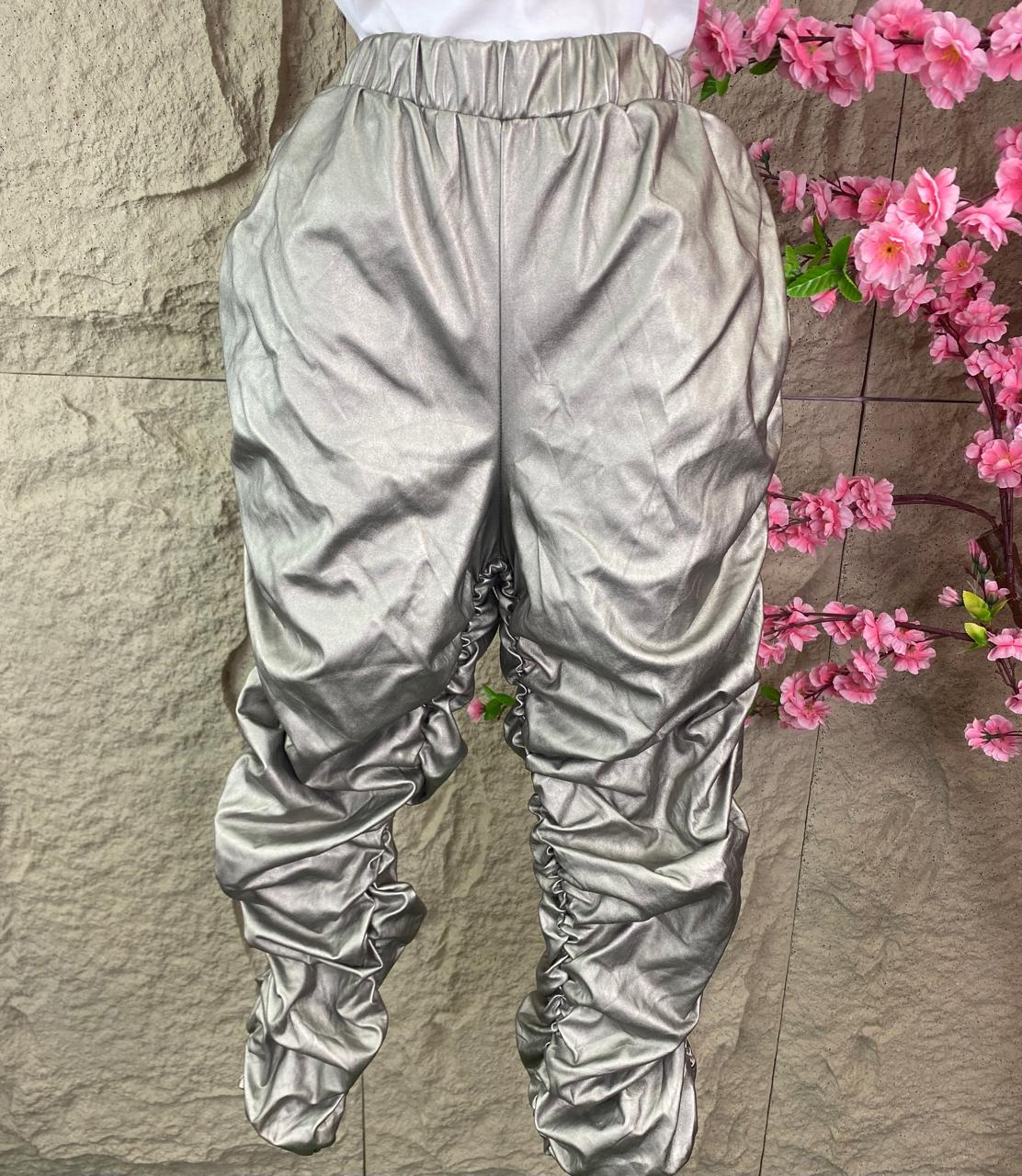 PANTALON DEPORTIVO DRAPEADO VINIPIEL GRIS
