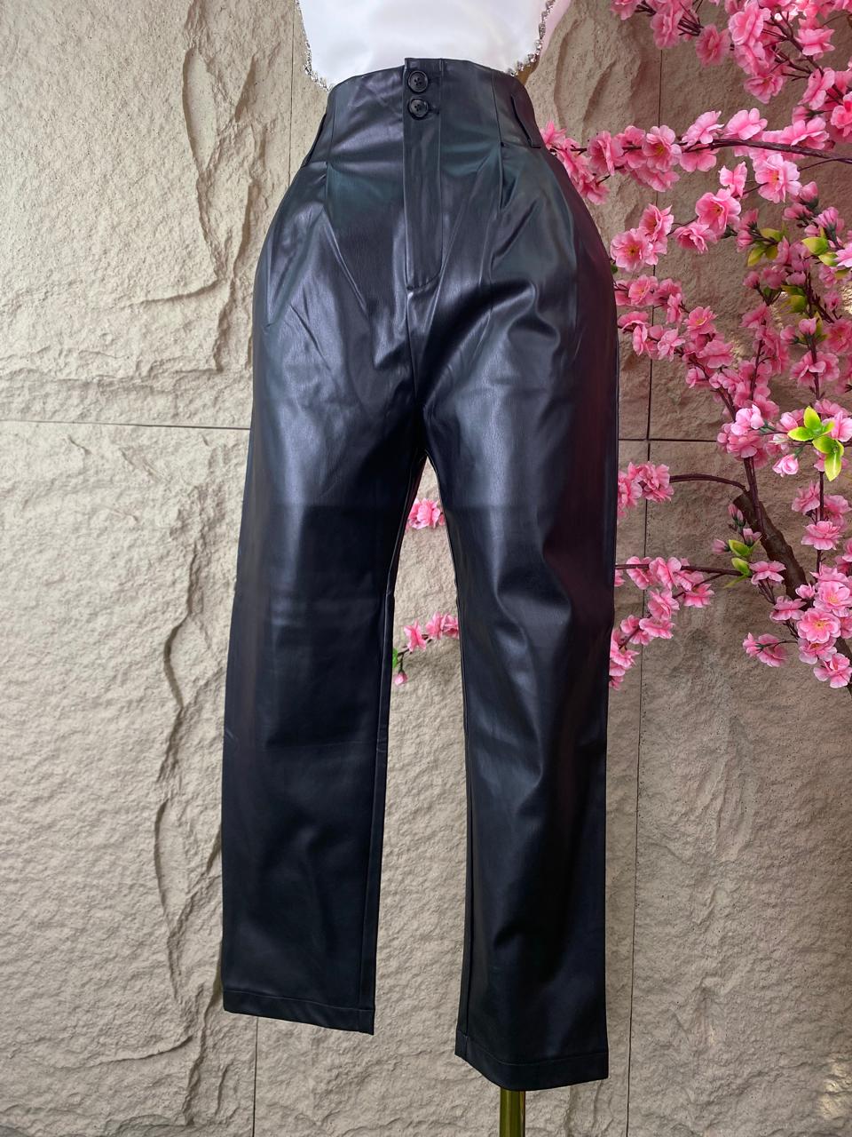 PANTALON CORTE FRANCES VINIPIEL NEGRO