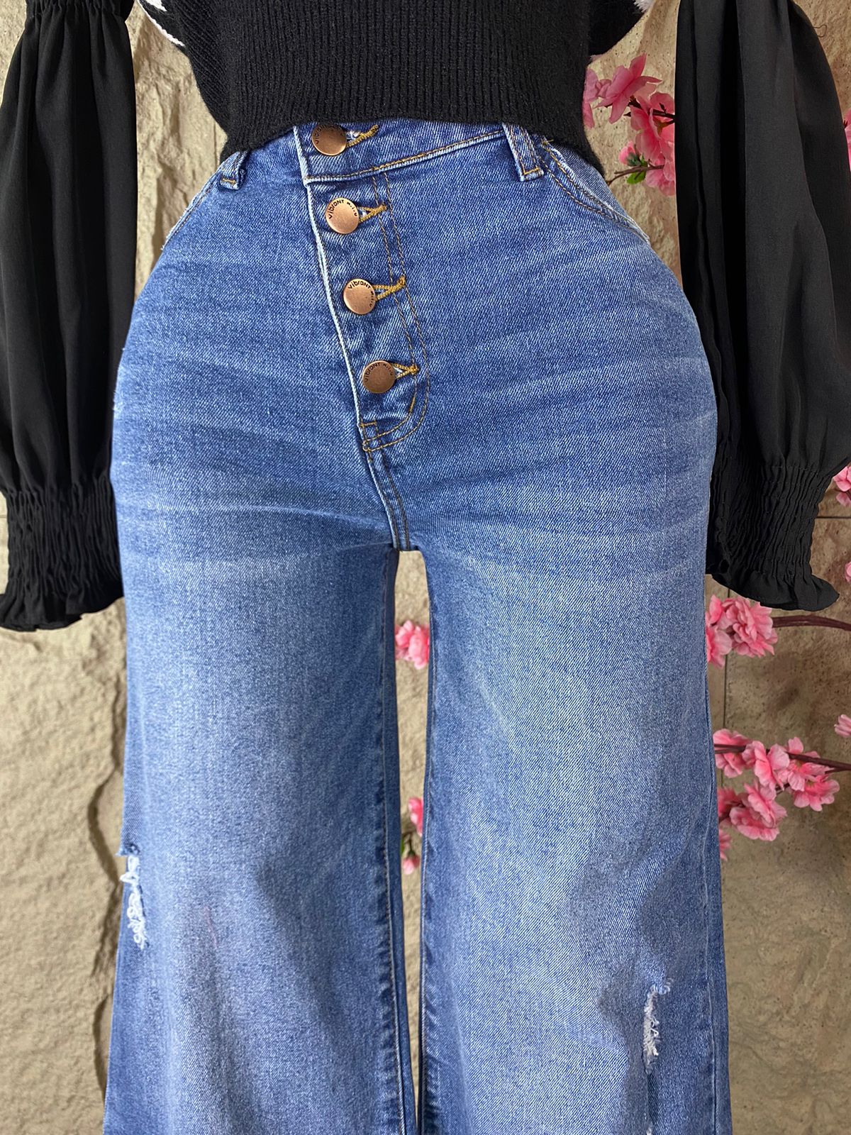 PANTALON RECTO MEZCLILLA AZUL CON BOTONES AL FRENTE