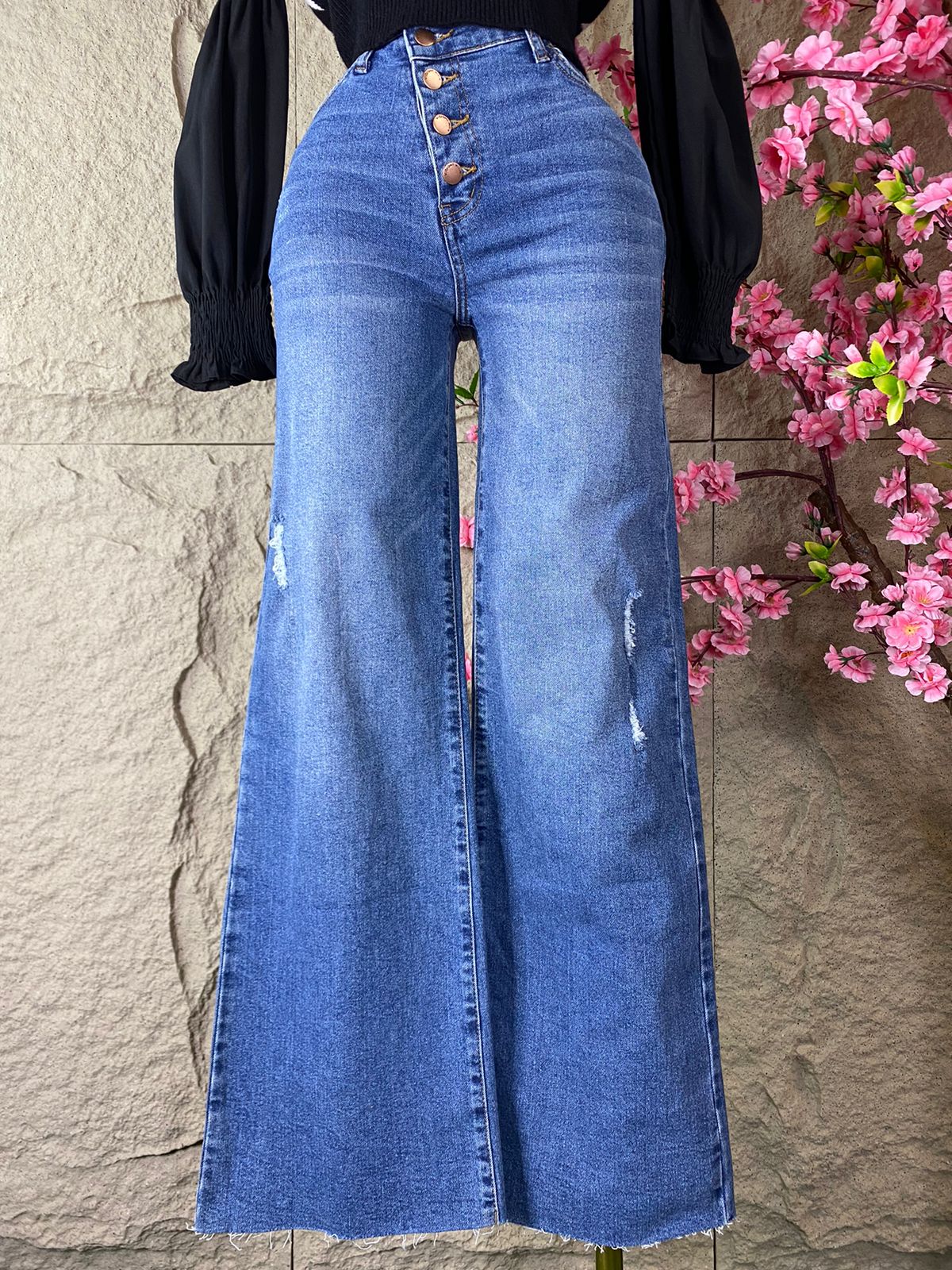 PANTALON RECTO MEZCLILLA AZUL CON BOTONES AL FRENTE