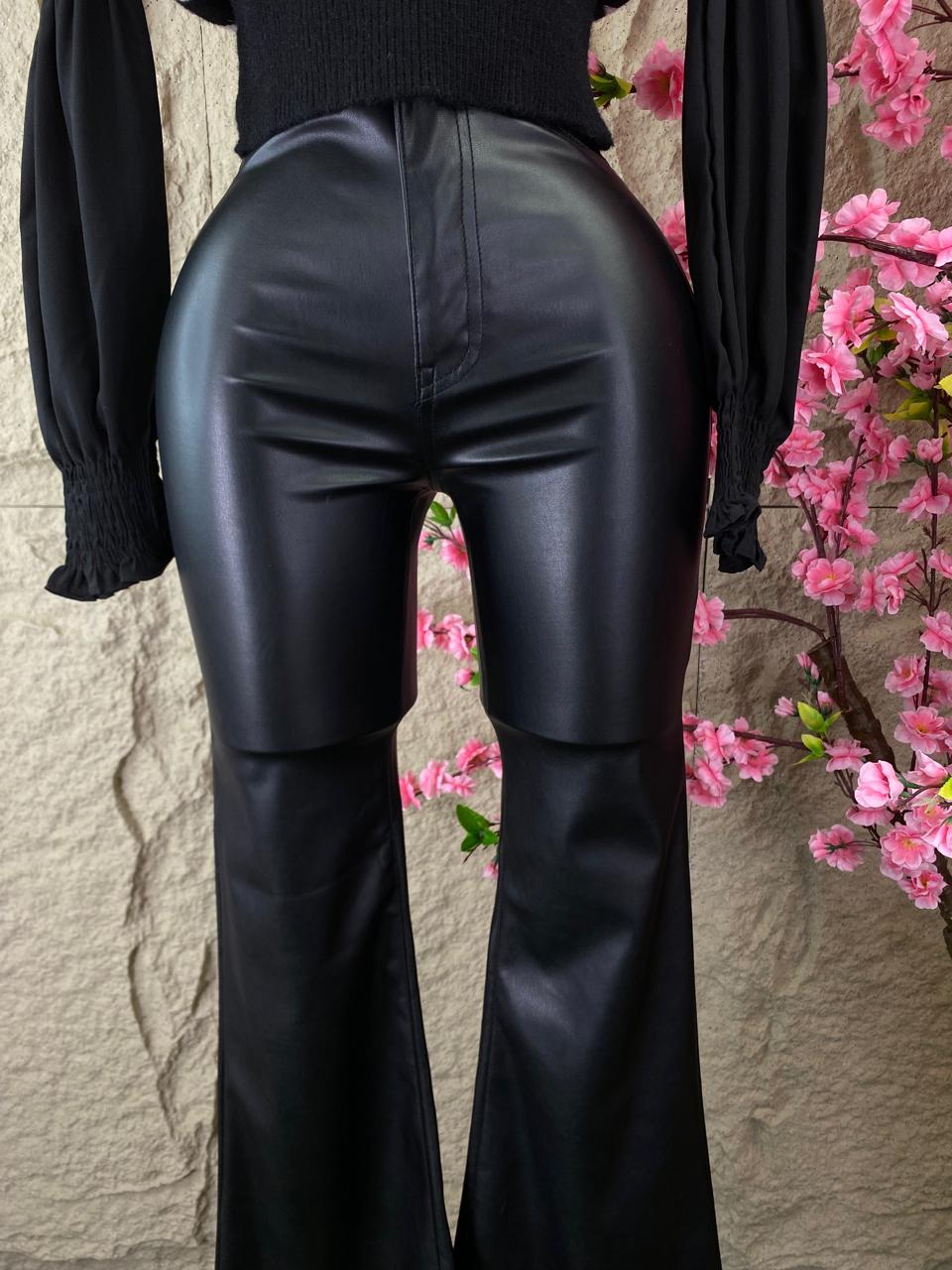 PANTALON TIPO CAMPANA VINIPIEL NEGRO