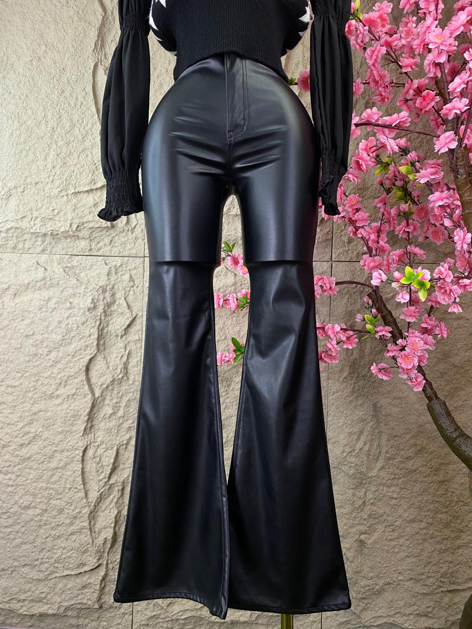 PANTALON TIPO CAMPANA VINIPIEL NEGRO