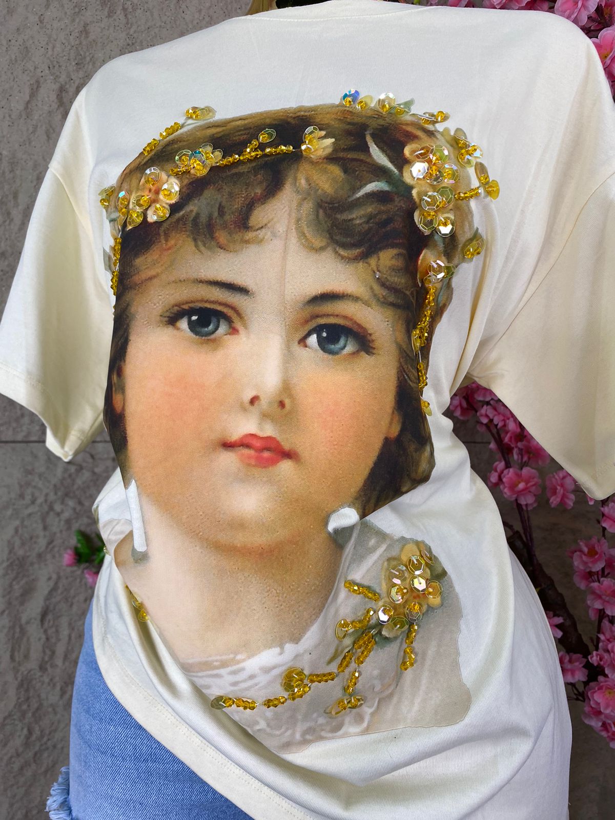 PLAYERA QUERUBIN CON LENTEJUELA MARFIL