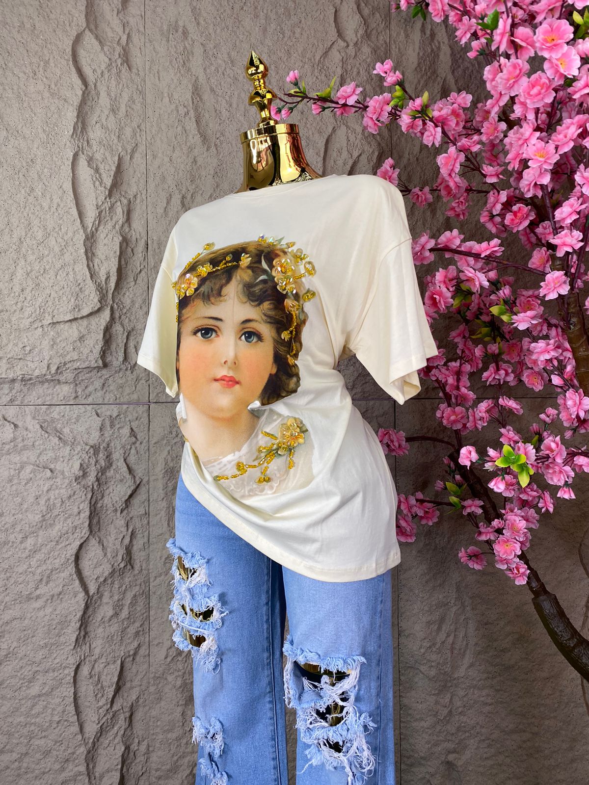 PLAYERA QUERUBIN CON LENTEJUELA MARFIL