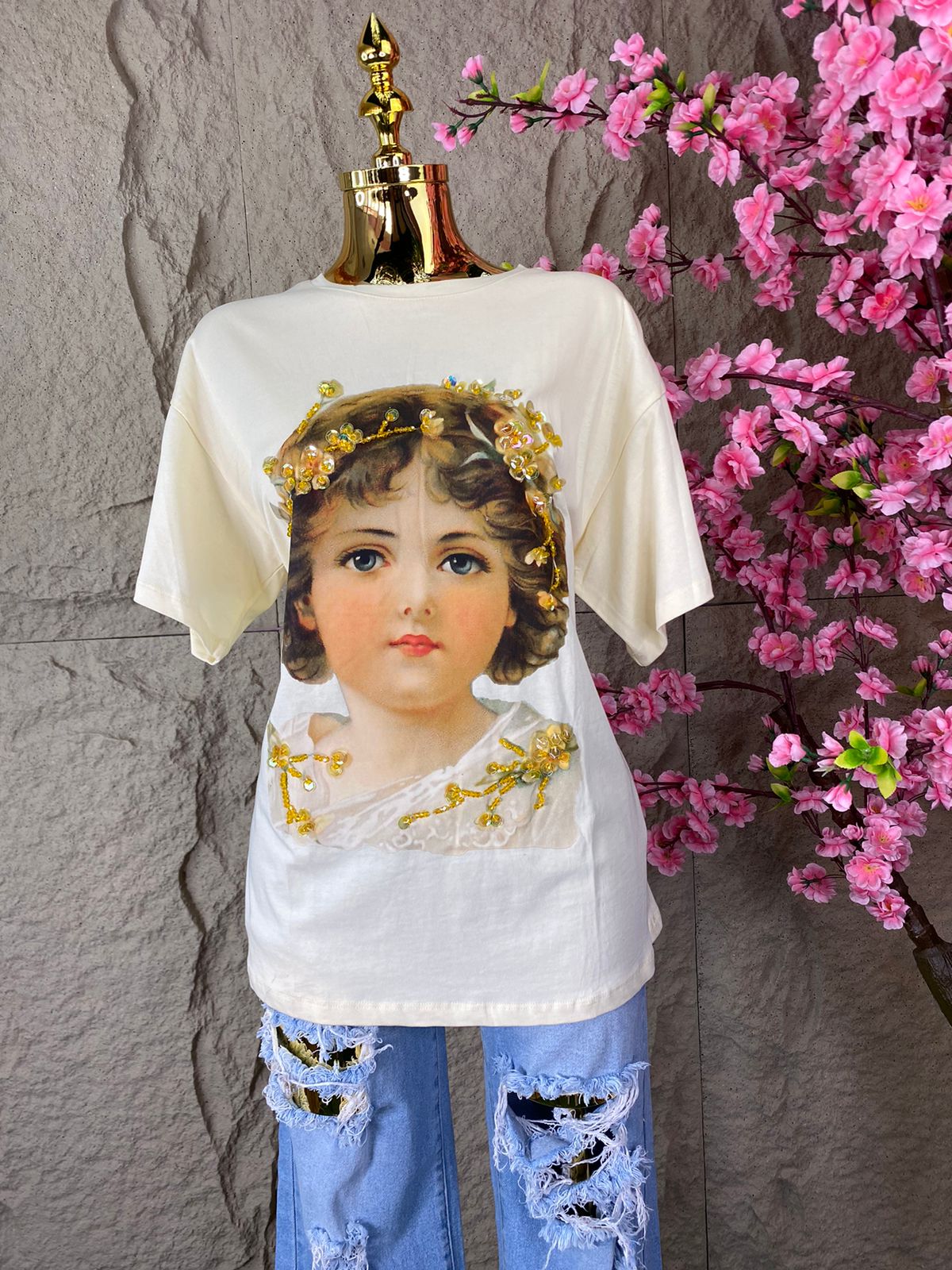 PLAYERA QUERUBIN CON LENTEJUELA MARFIL