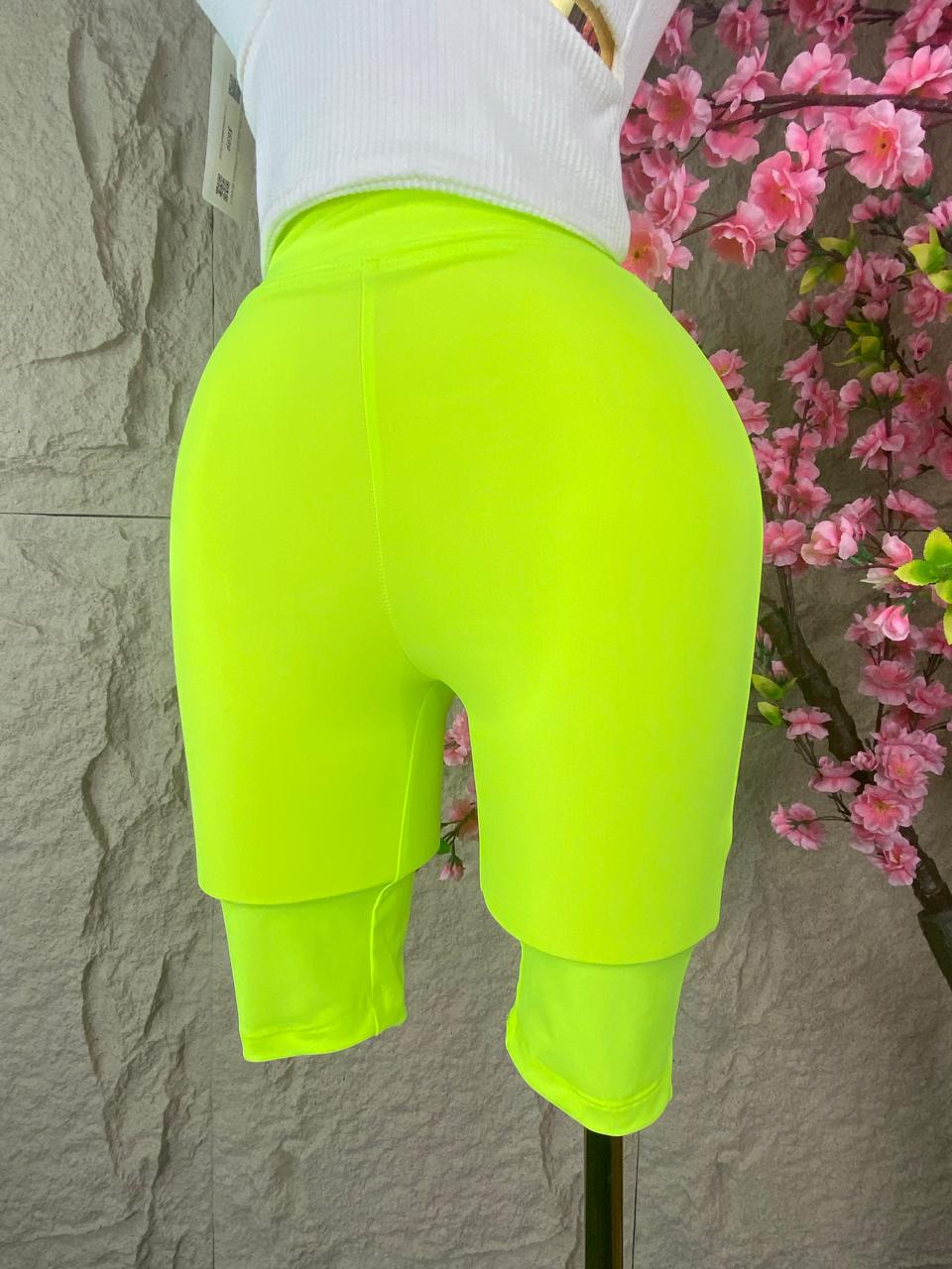 SHORT DEPORTIVO FLUORECENTE