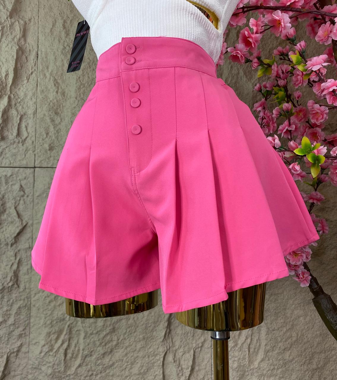 SHORT CON HILERA DE BOTONES AL FRENTE ROSA