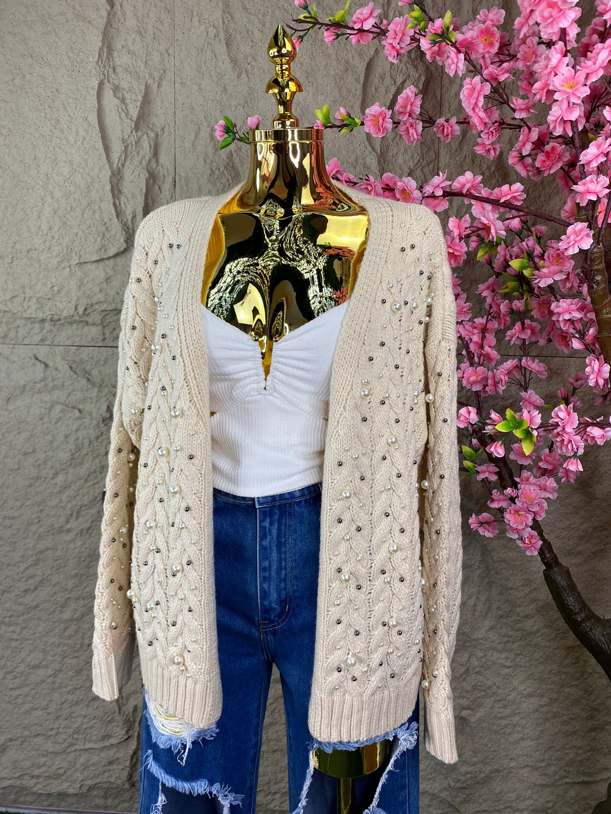 SWEATER DE PUNTO CON PERLAS BEIGE