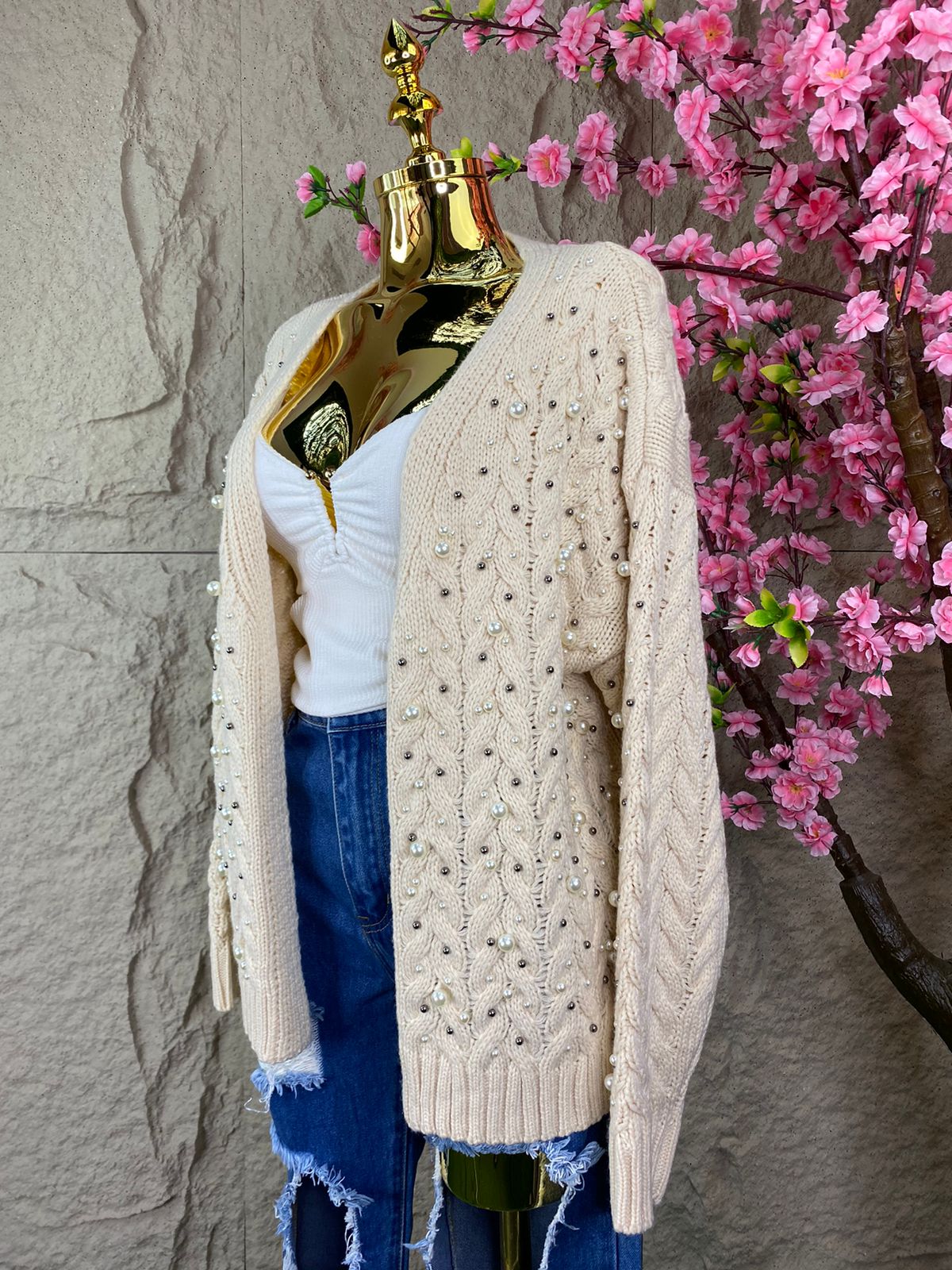 SWEATER DE PUNTO CON PERLAS BEIGE