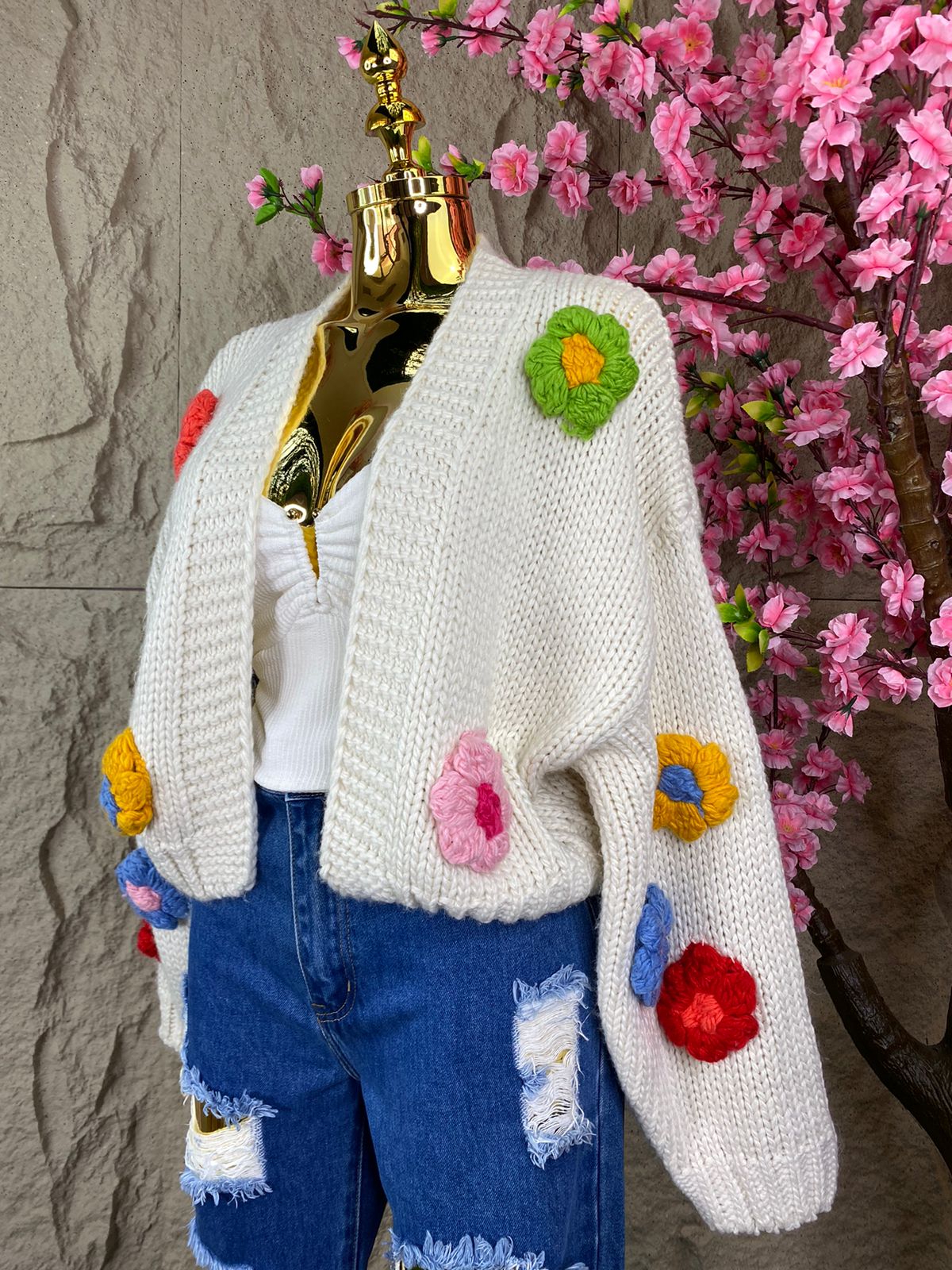 SWEATER DE PUNTO CON FLORES HUESO