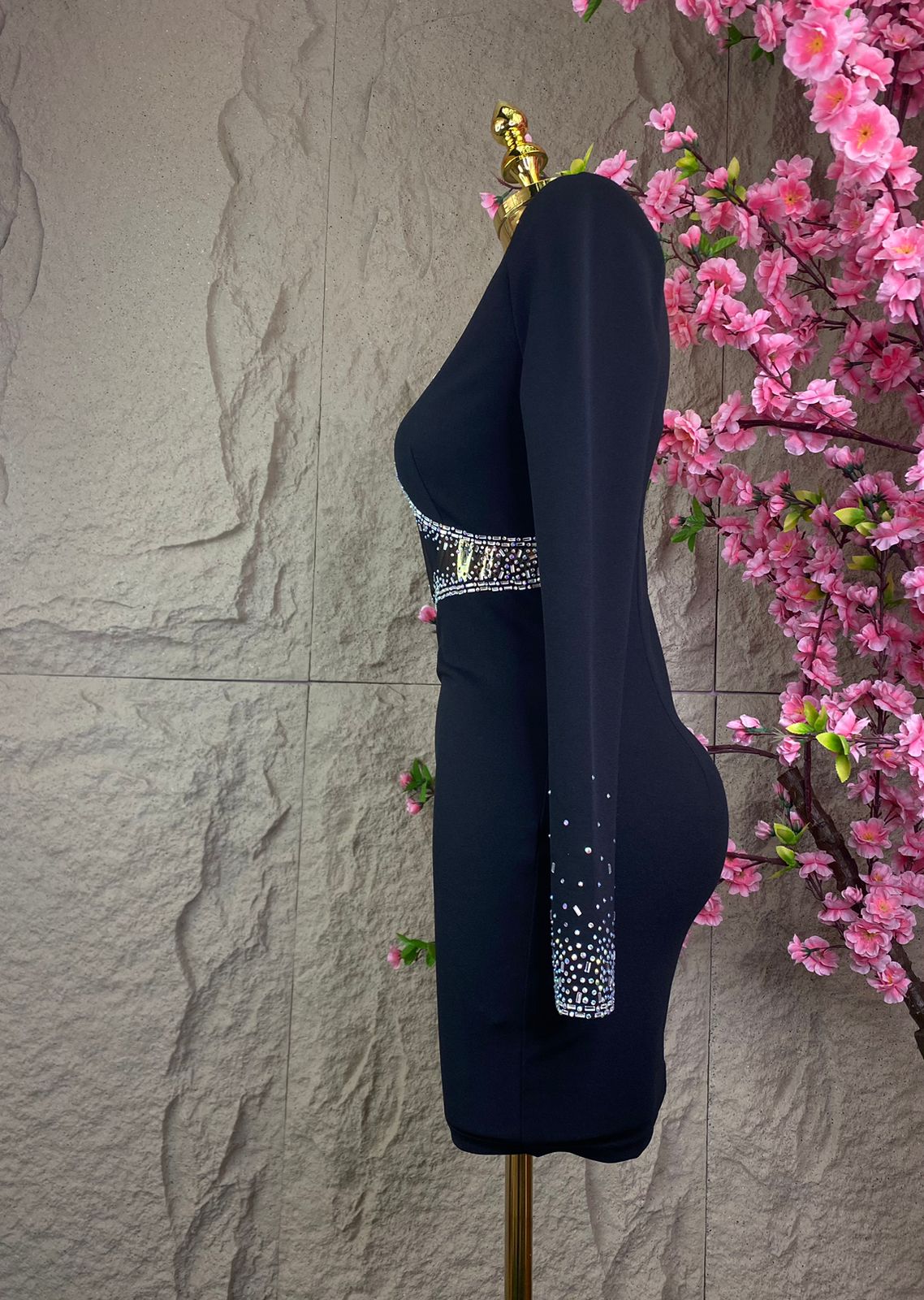 VESTIDO CORTO A UN HOMBRO ML CON CRISTALES