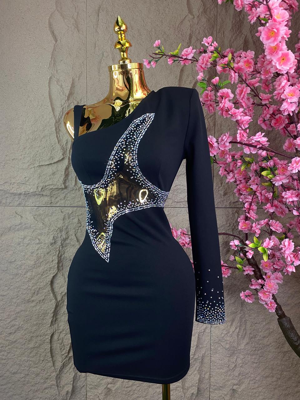 VESTIDO CORTO A UN HOMBRO ML CON CRISTALES