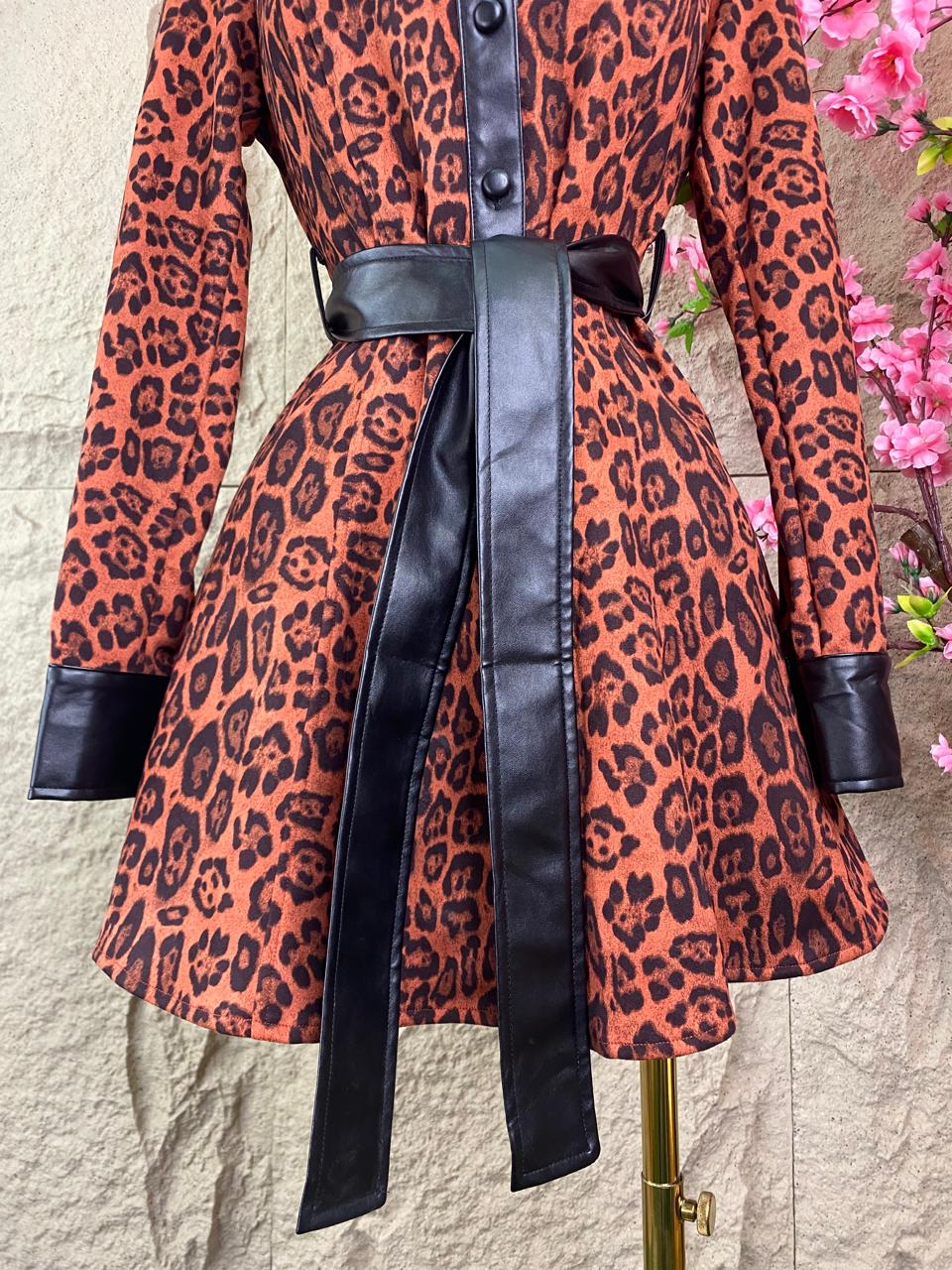 VESTIDO BOTONES AL FRENTE ANIMAL PRINT MARRON