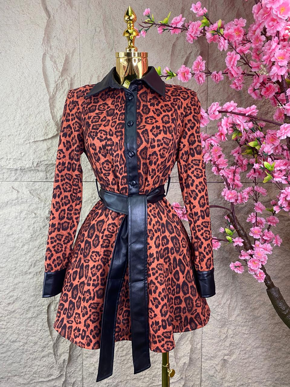 VESTIDO BOTONES AL FRENTE ANIMAL PRINT MARRON