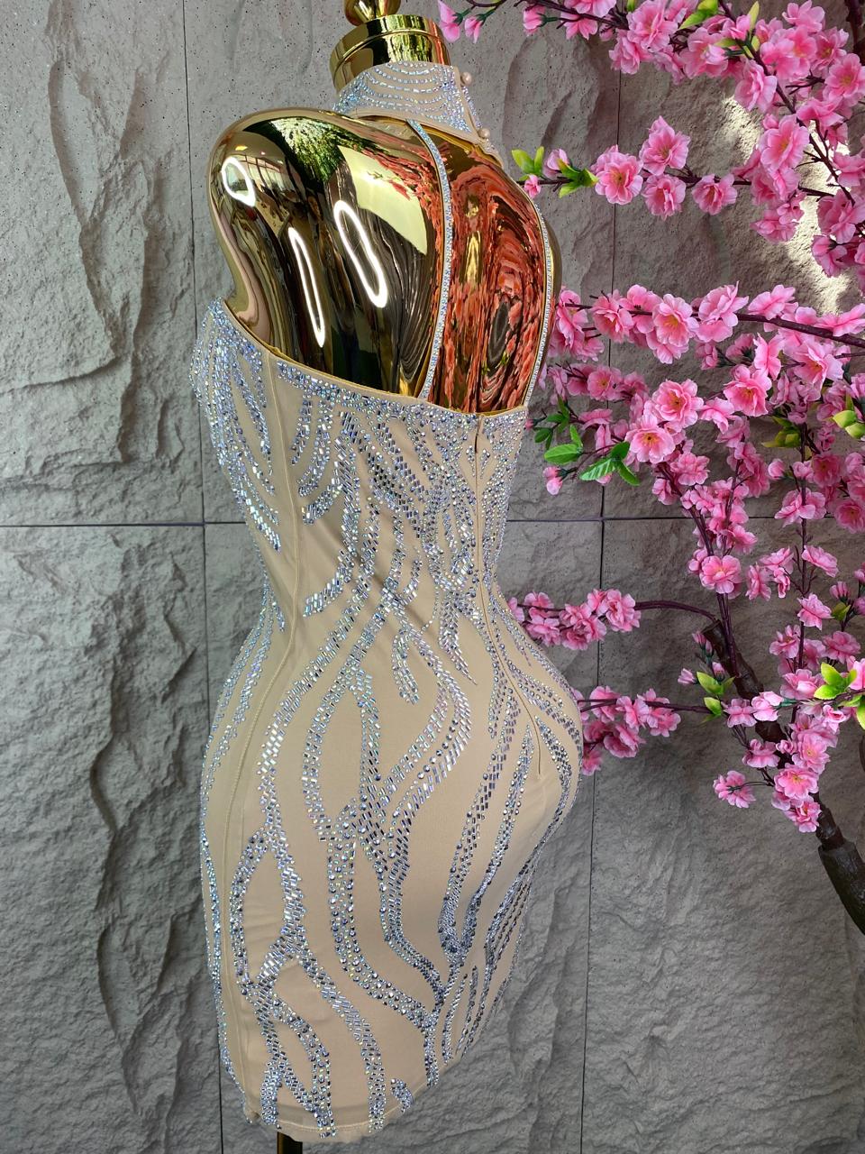 VESTIDO CORTO CON CRISTALES HOLTER NUDE