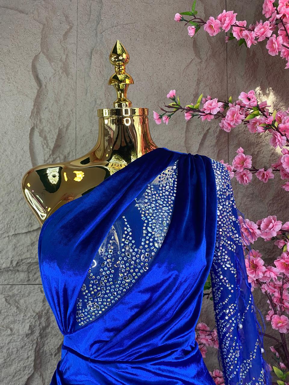 VESTIDO AZUL DE TERCIOPELO Y CRISTALES