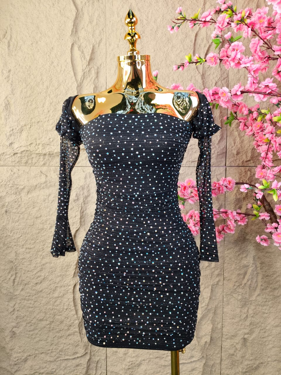 VESTIDO CORTO DRAPEADO ML CON BRILLOS NEGRO