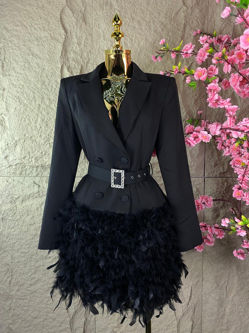 VESTIDO FORMAL PLUMAS NEGRO