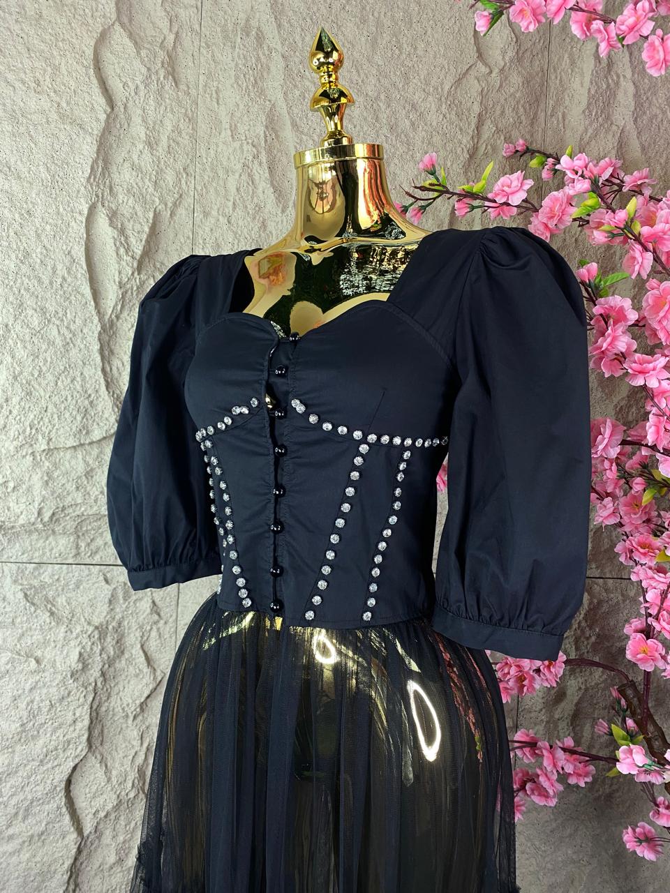 VESTIDO FALDON TUL Y BROQUELES