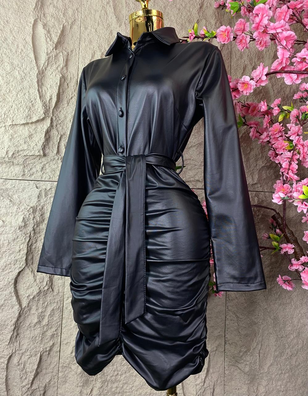 VESTIDO DRAPEADO VINIPIEL NEGRO