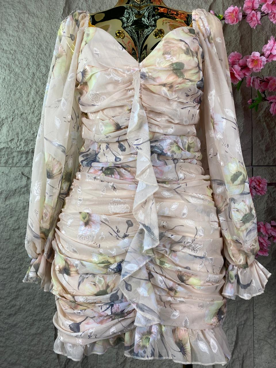 VESTIDO DRAPEADO SHIFON CON FLORES BEIGE