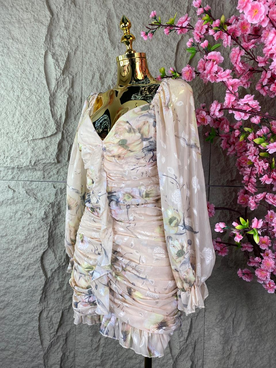 VESTIDO DRAPEADO SHIFON CON FLORES BEIGE