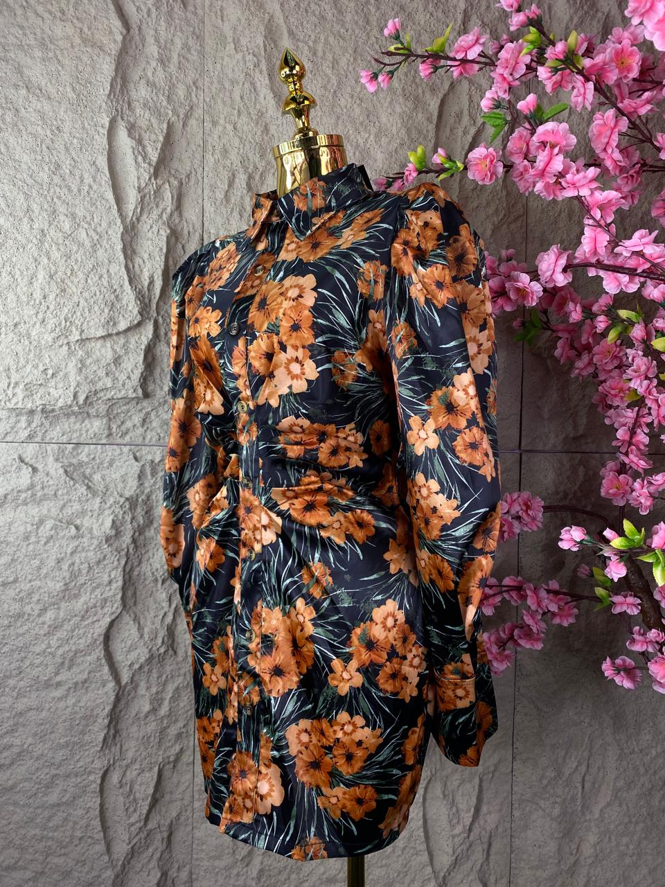 VESTIDO DRAPEADO ML FLOREADO NEGRO