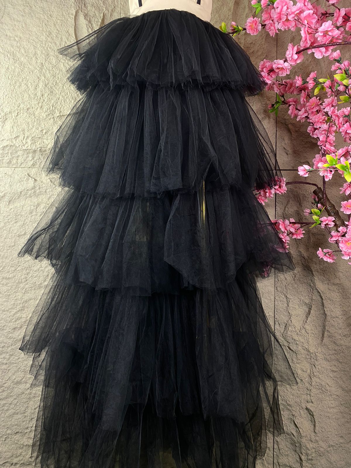 VESTIDO LARGO DE TUL NEGRO BEIGE