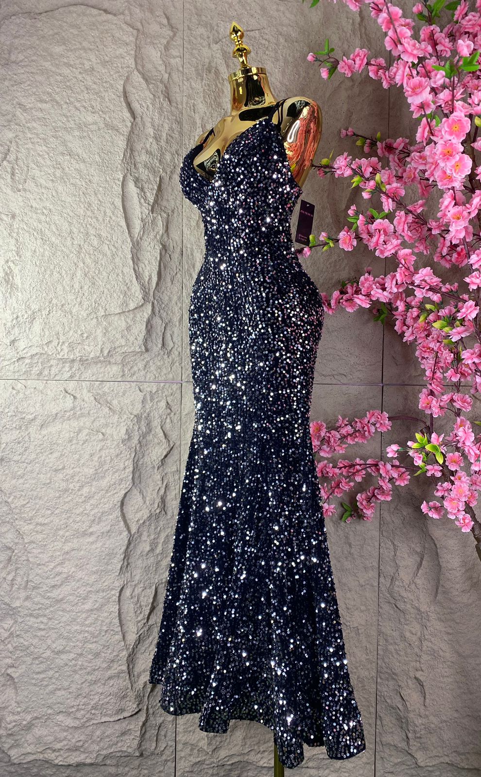 VESTIDO LARGO TIRANTES CON AJUSTE Y ABERTURA AL FRENTE NEGRO/PLATA
