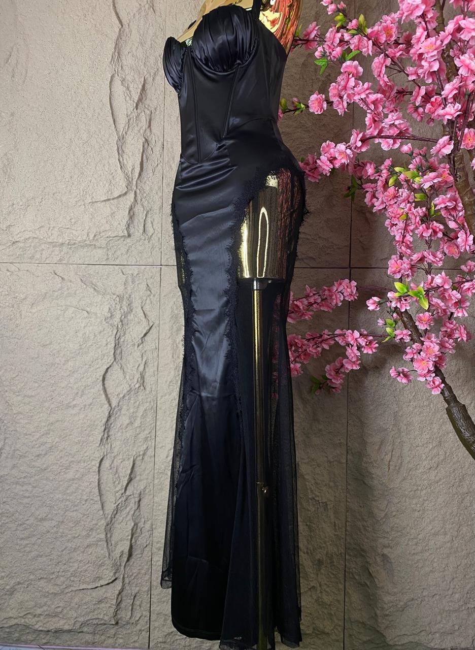 VESTIDO LARGO CON TRANSPARENCIAS Y SATIN NEGRO