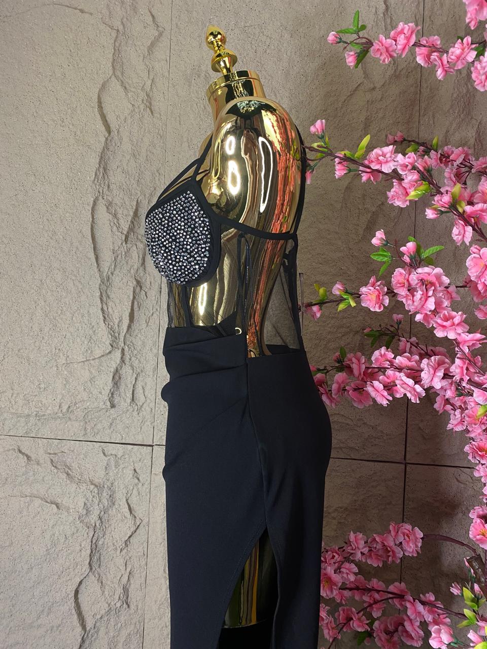VESTIDO LARGO CON TRANSPARENCIAS Y TIRANTES