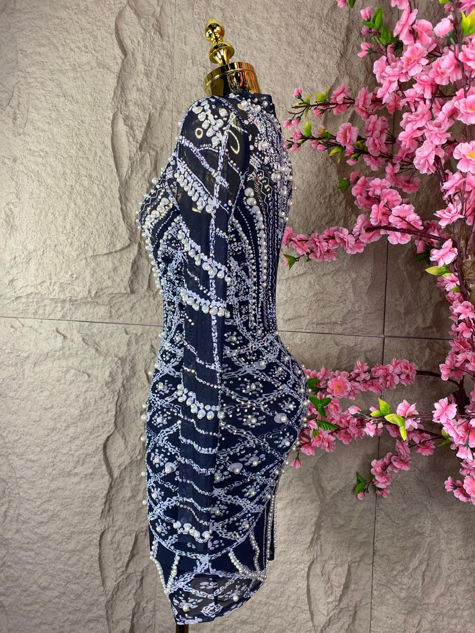 VESTIDO ML CON BRILLOS Y PERLAS NEGRO