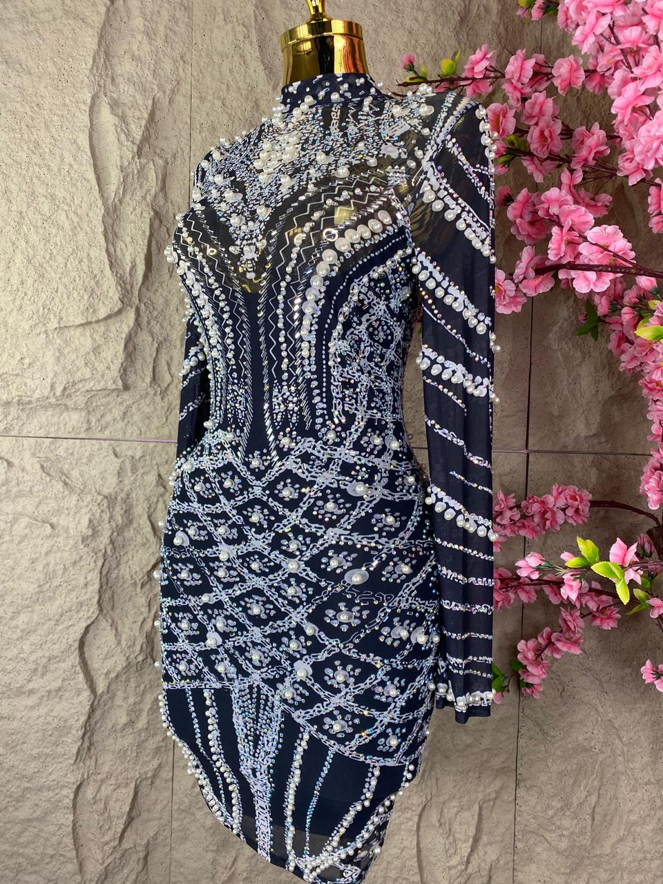 VESTIDO ML CON BRILLOS Y PERLAS NEGRO