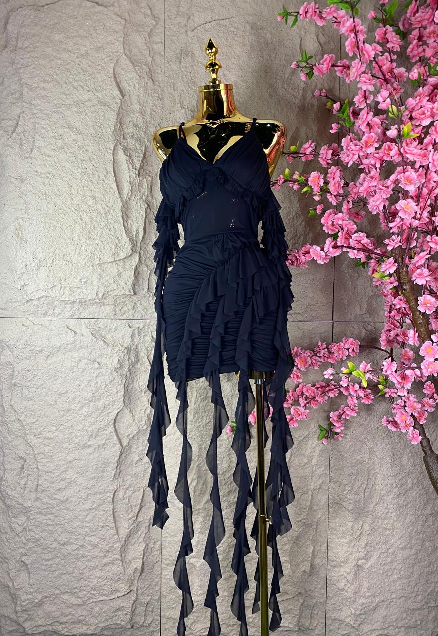 VESTIDO OLANES TIRAS NEGRO