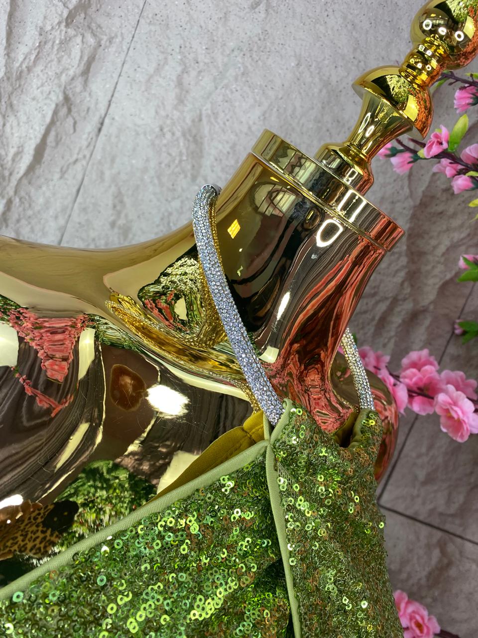 VESTIDO VERDE HALTER DE LENTEJUELAS