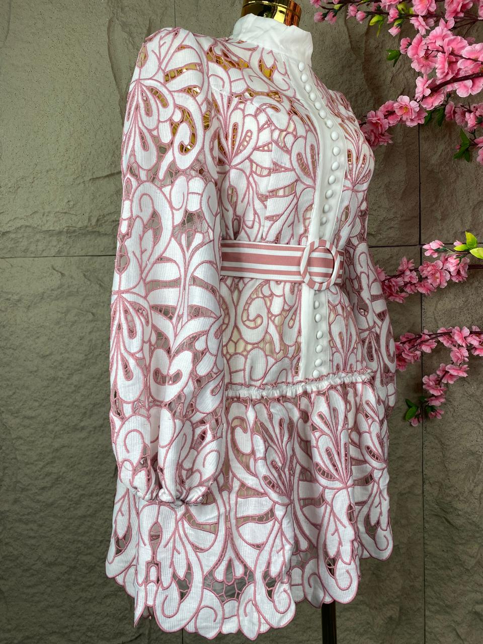 VESTIDO TIRA BORDADA PALO DE ROSA