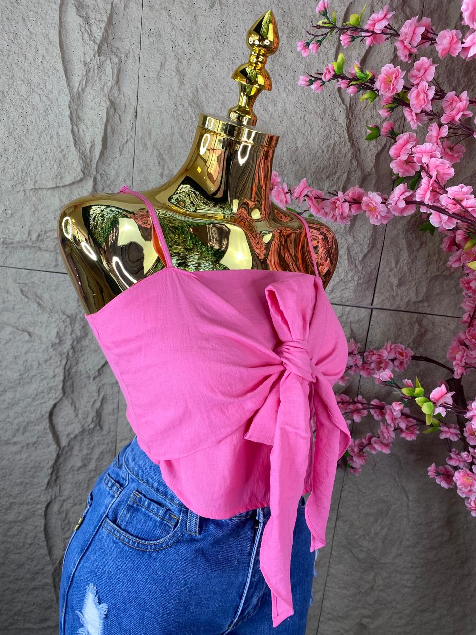 TOP CON TIRANTES MOÑO ROSA