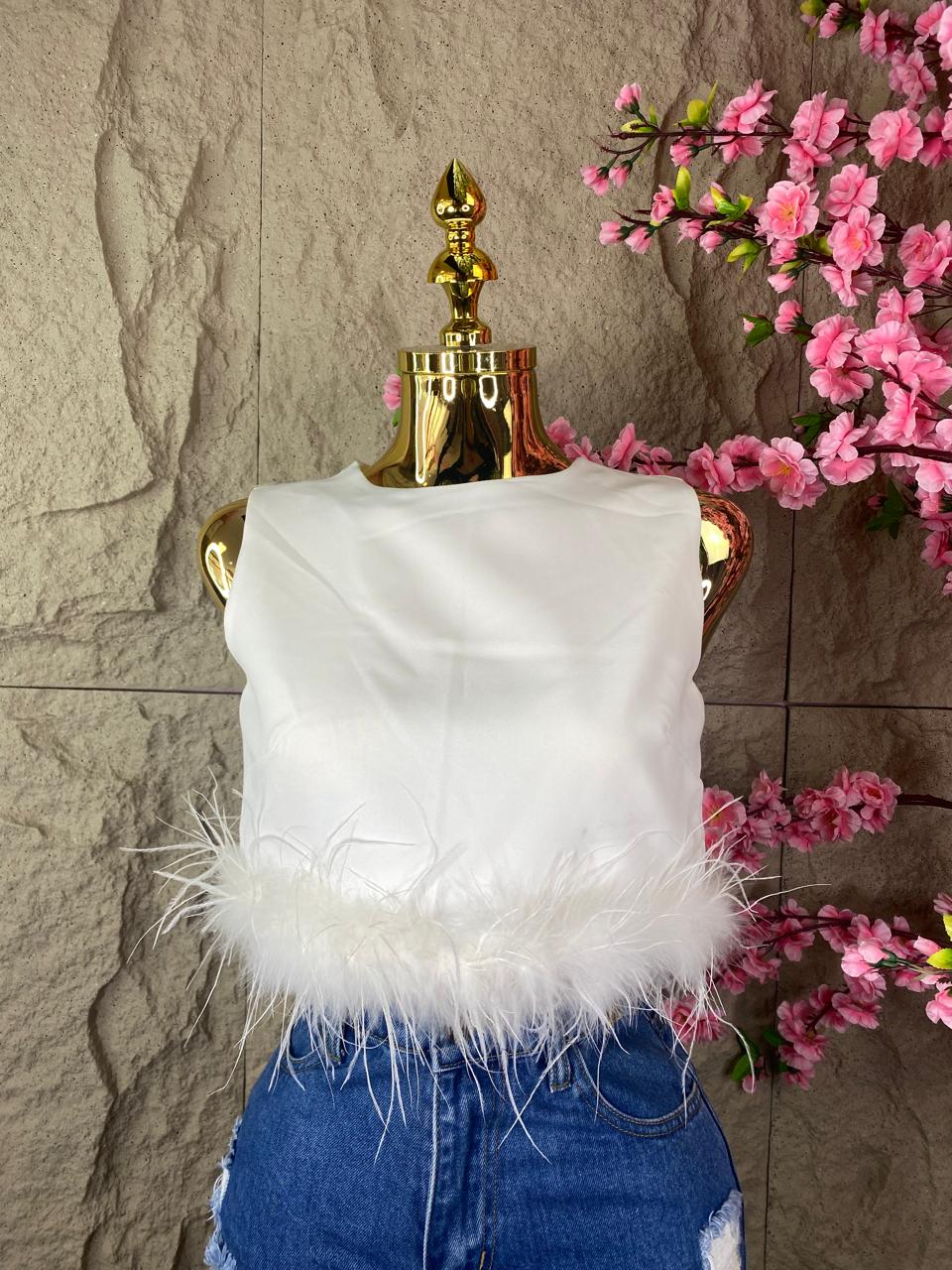 TOP CON PLUMAS BLANCO