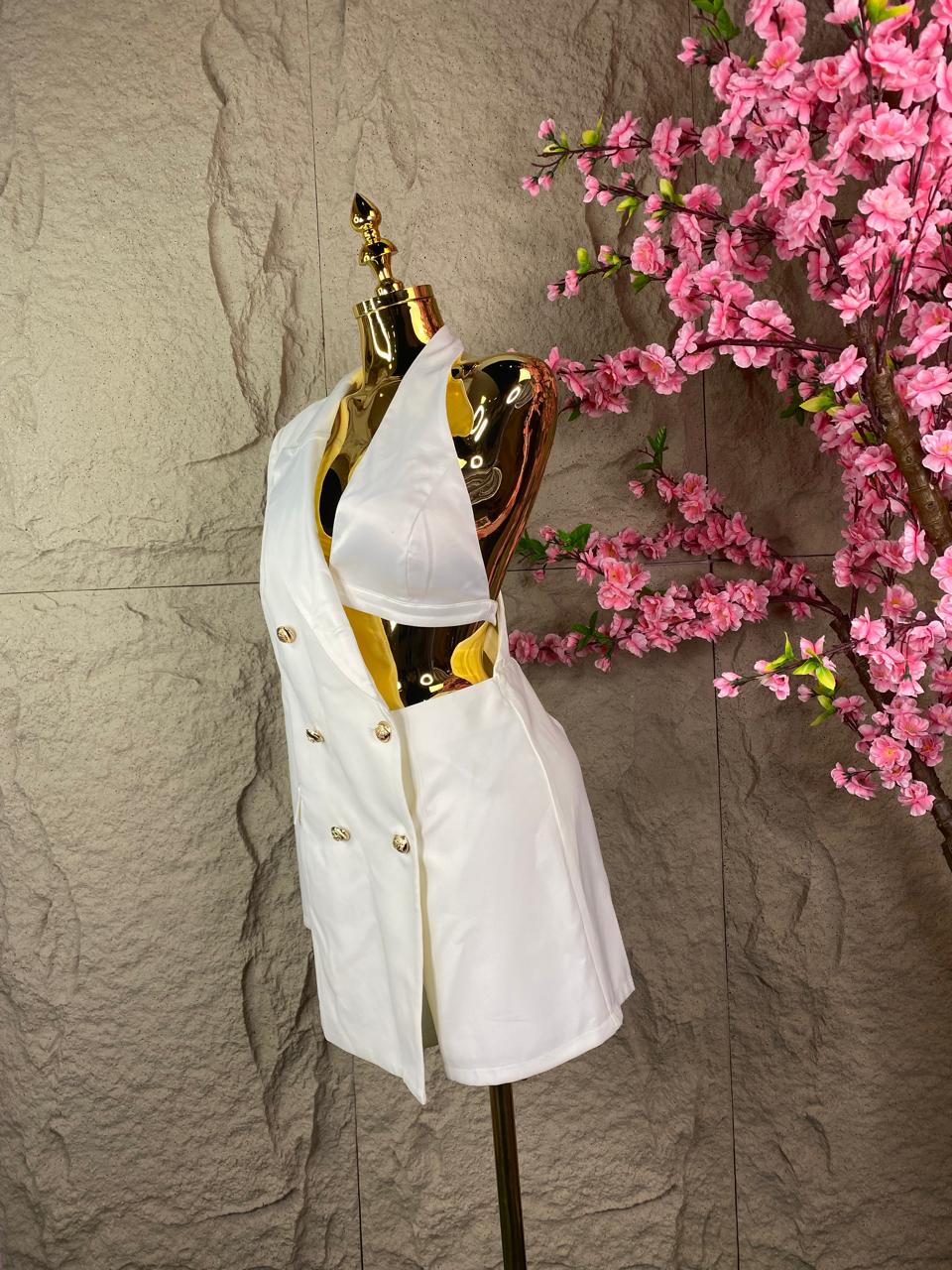 JUMPSUIT CORTO CON TOP CRUZADO MARFIL